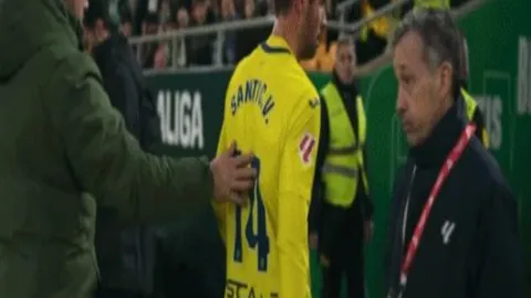 [图]美因茨大胜多特3-0，李在成双响，多特防线全面失守